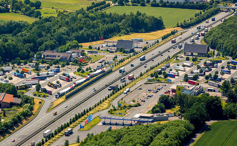 Luftbildaufnahme der Autobahn-Raststätte Rhynern