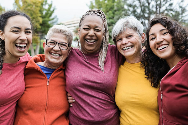 Eine Gruppe von lachenden Frauen