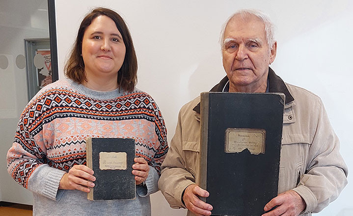 Franziska Rohloff (Leiterin des Stadtarchivs) und Bernt Vogel (letzter Vorsitzender der ''Schlesier'')