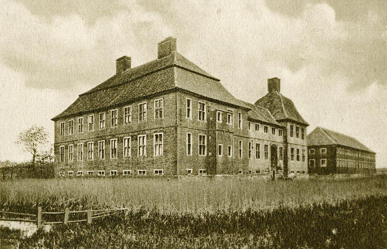 Blick von Süden auf das Wasserschloss Oberwerries