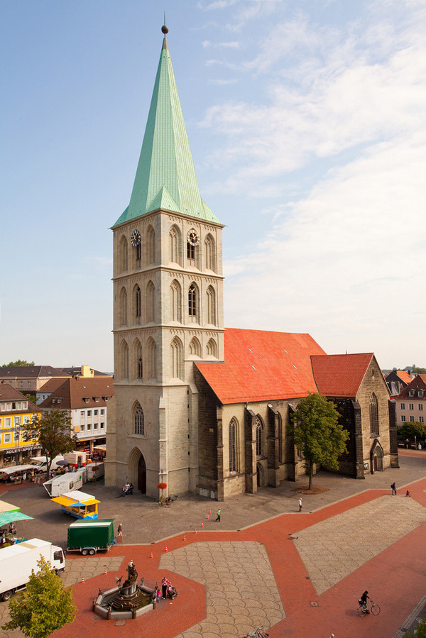 Marktplatz und Pauluskirche