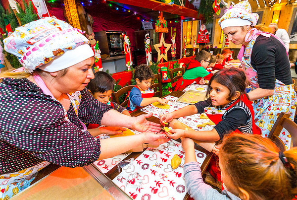 Plätzchen backen mit den Kita-Kindern des Martin-Luther Kindergartens 