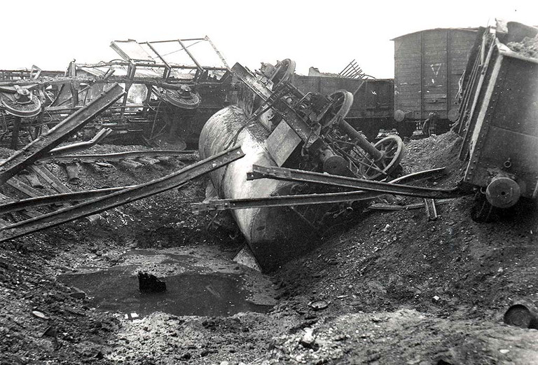 Bombenschäden im Hammer Verschiebebahnhof nach dem Bombenangriff vom 22. April 1944