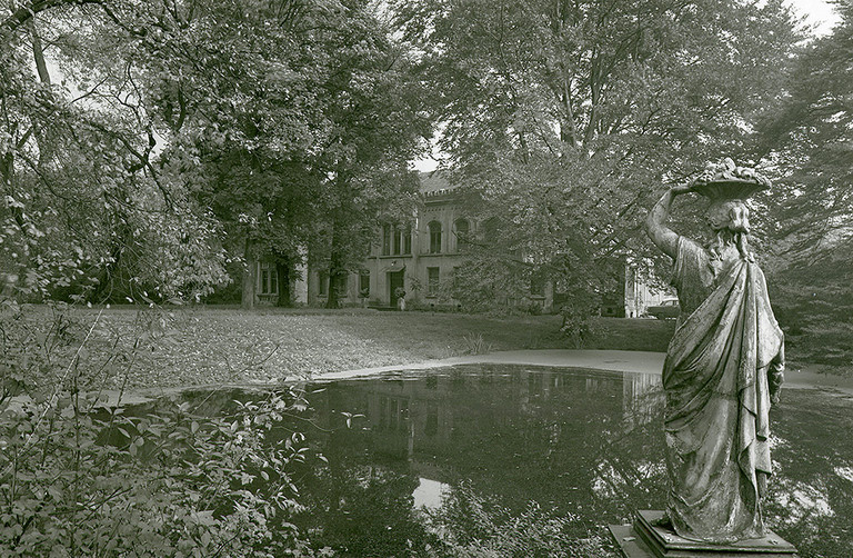 Im Park von Haus Caldenhof an der Ahse, um 1960 