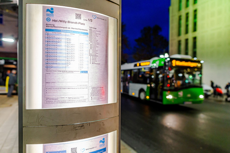 Bushaltestelle am Hauptbahnhof/Willy-Brandt-Platz