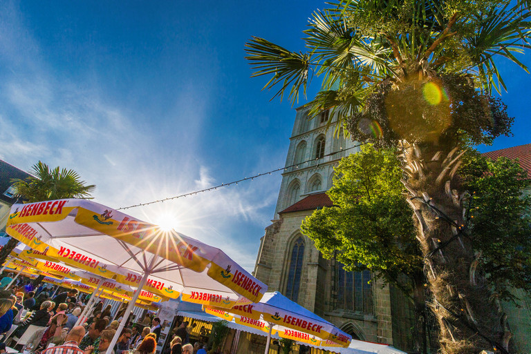 Hamm kulinarisch auf dem Marktplatz an der Pauluskirche