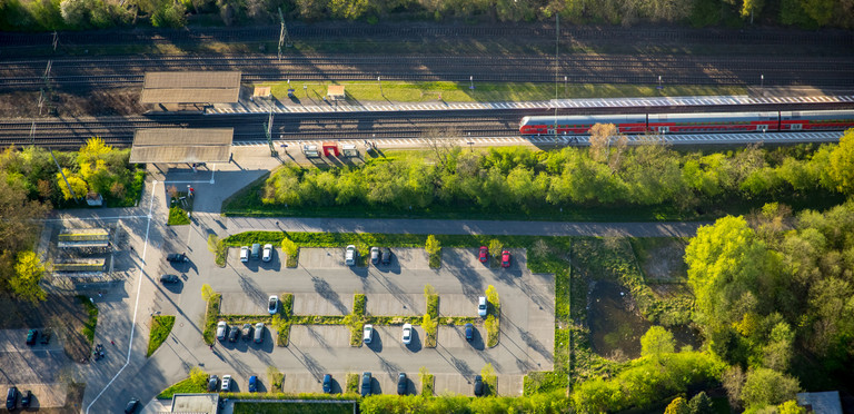 Bahnhof Heessen mit Parkplatz