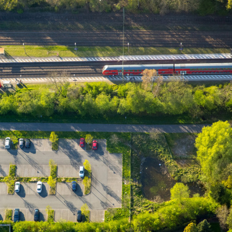 Bahnhof Heessen mit Parkplatz