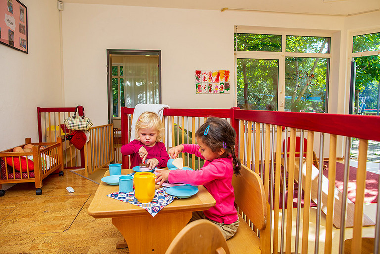 Spielende Kinder in der städtischen Kita Sylverberg 