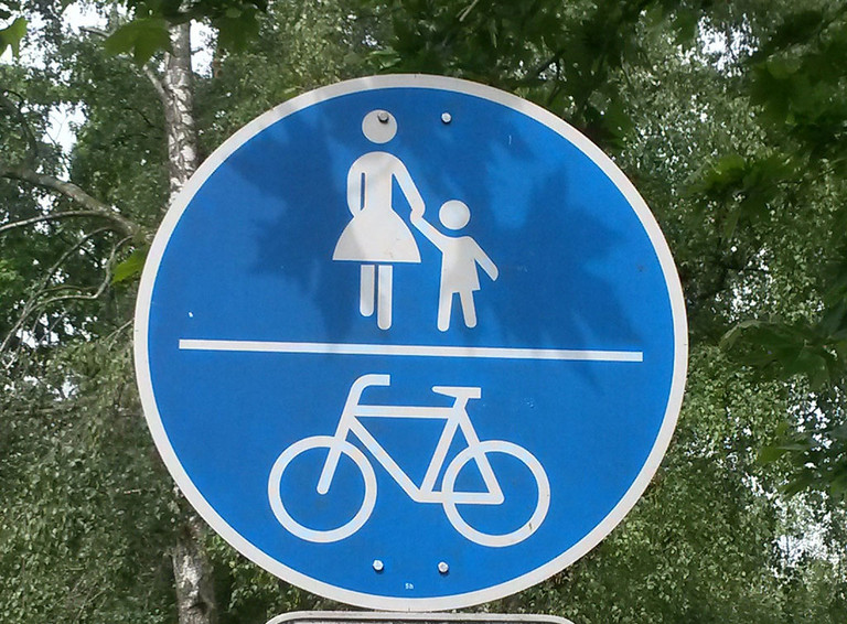 Verkehrsschild: Gemeinsamer Geh- und Radweg