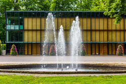 Fassade des Multifunktionssaals am Kurhaus