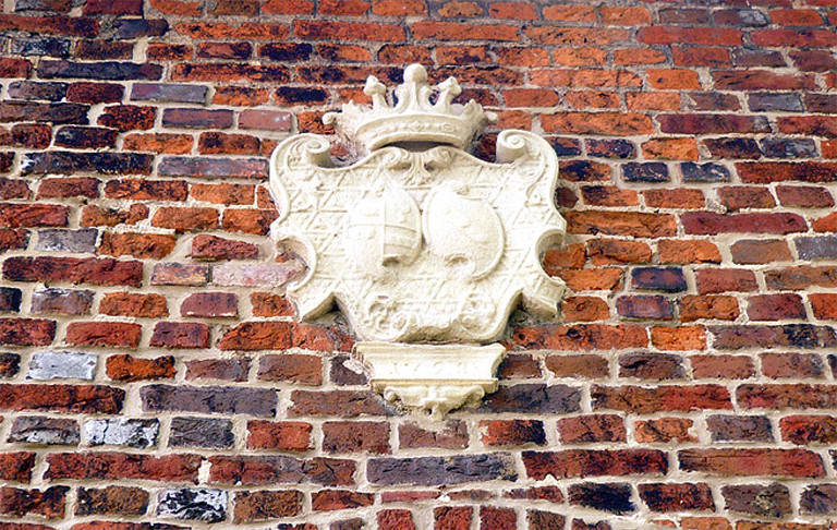 Das Wappen der Schloßherren von der Recke, den Bauherren der St.-Annen-Kapelle 