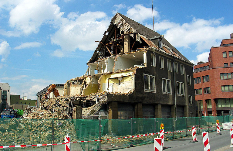 Abbruch der Feuerwache an der Sedanstraße, 2010