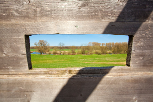 Vom Aussichtspunkt aus kann der Blick auf die Lippeaue genossen werden