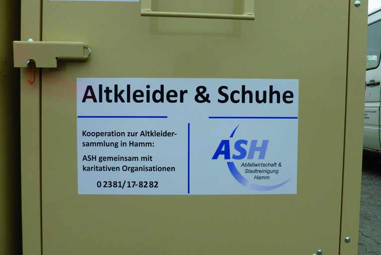 Bei Altkleidercontainern auf das ASH-Logo achten