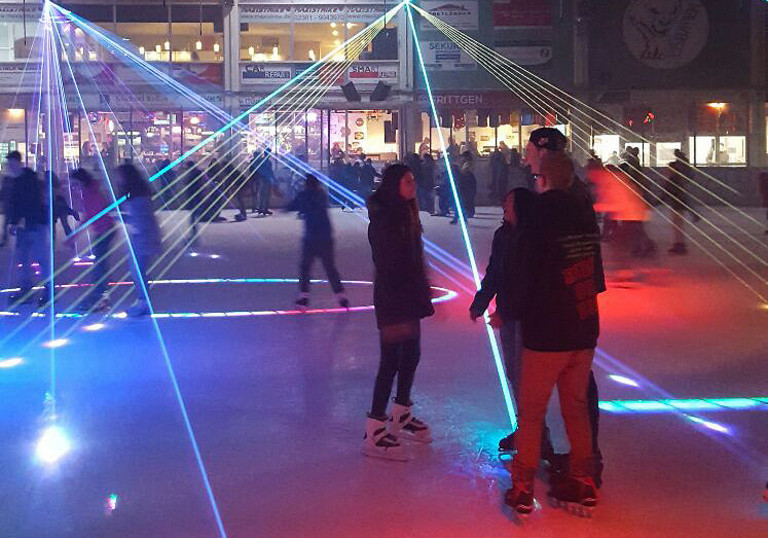 Eisdisco in der Eishalle