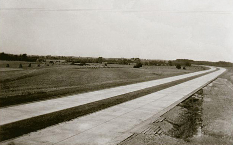 Historische Aufnahme der Reichsautobahn-Strecke 5