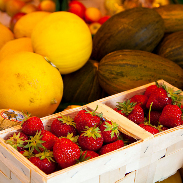 Obst (Erdbeeren, Melonen)