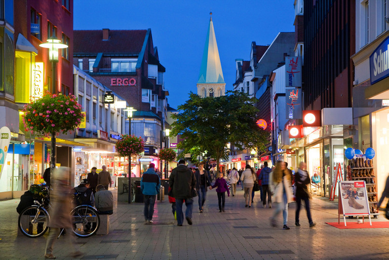 Fußgängerzone am Abend