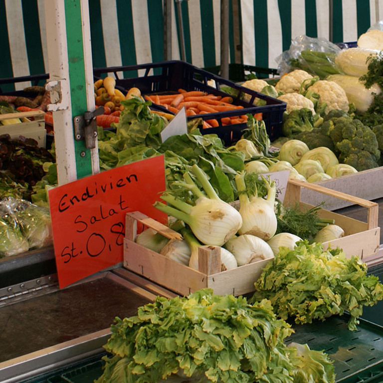 Sortiment von Kraienhemke auf dem Wochenmarkt