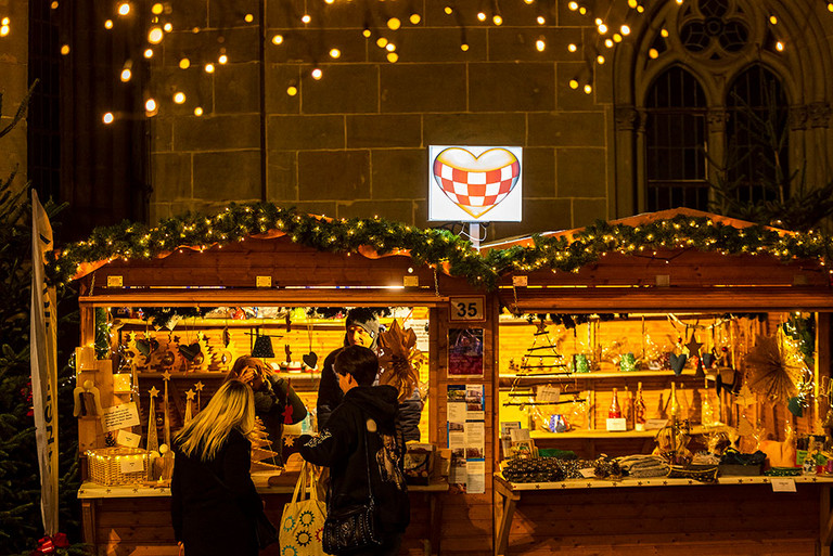 Herzhütten auf dem Weihnachtsmarkt