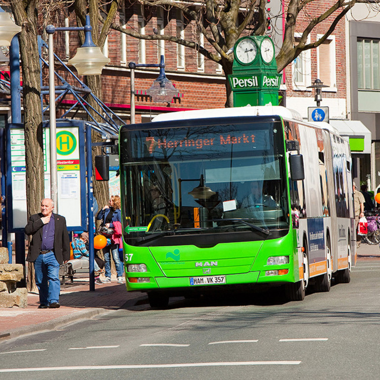 Ein Bus der Stadtwerke am Westentor