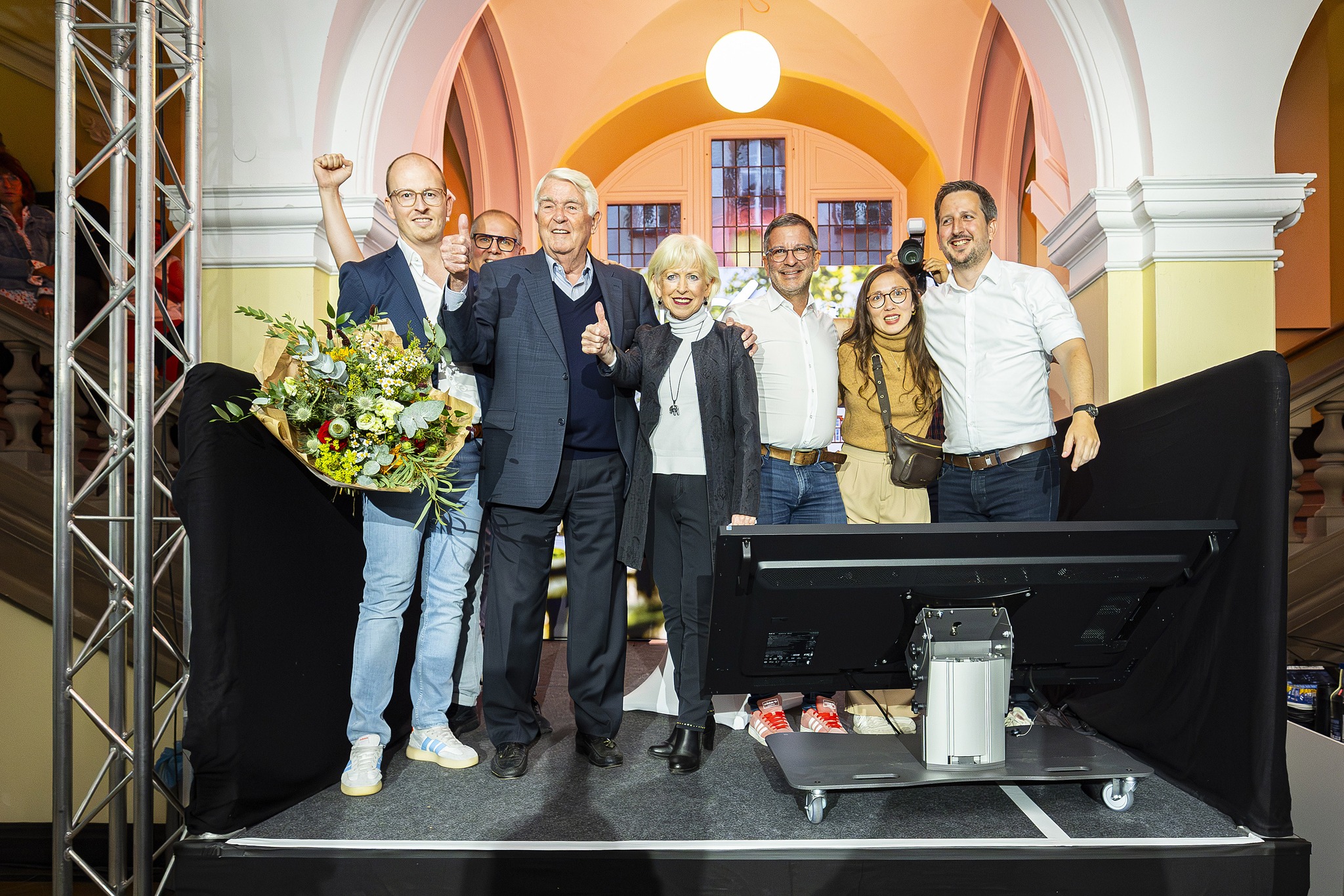 Auf der Wahlparty im Rathaus wurde OB Marc Herter zum Wahlsieger ausgerufen.