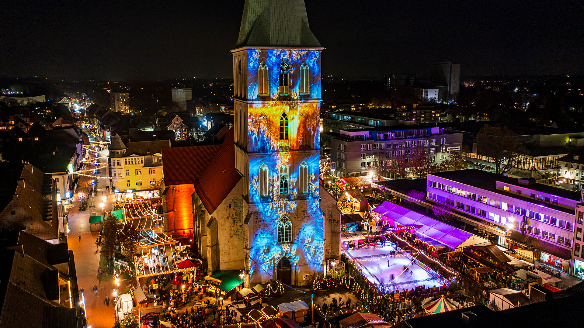 Video-Mapping an der Pauluskirche anlässlich des Weihnachtsmarktes